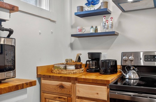 Old North End Apartment | Burlington Gem: Short Walk to Church St & Lake Champlain