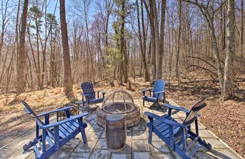 Mathias House | Cabin w/Decks & Fire Pit Near Lost River!
