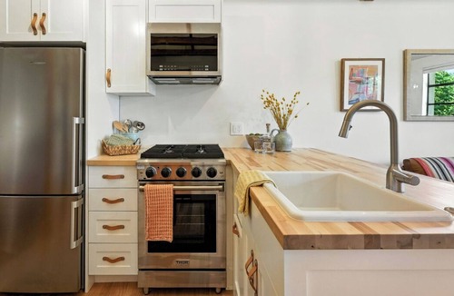 Lower Arapahoe Apartment | Central Boulder Gem/Steps from Trails/Ideal for Longer Stays/30+ nights