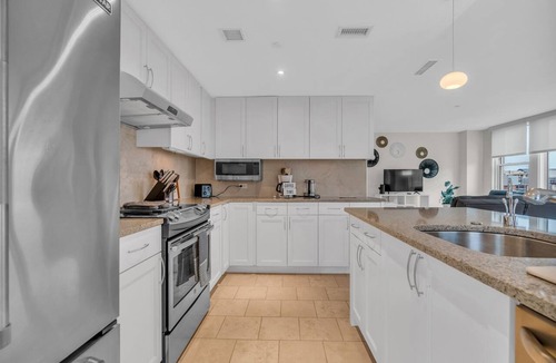 Chinatown Apartment | Centrally located Furnished Apt in Penn Quarter by RedAwning