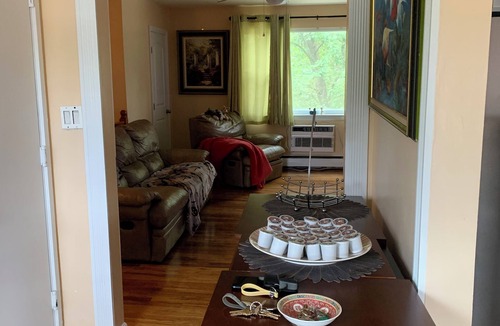 Edison Apartment | Charming 1-bedroom apartment with WiFi, AC in lovely Edison