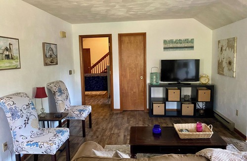 Spring Mills Apartment | Charming 1-bedroom 2nd-Floor apartment, Sleeps 6, in Pleasant Spring Mills.