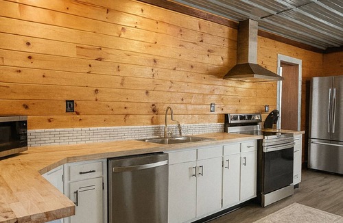 Lewis Run Cabin | Charming 2-bedroom cabin in right next to Kinzua with AC