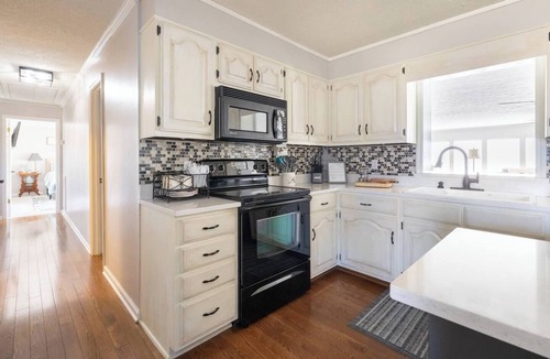 Kingston Springs House | Charming 3-bedroom house with pool and all the amenities in Kingston Springs