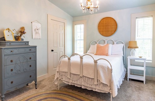 Flintstone House | Charming 3-bedroom farmhouse private 15 minutes to downtown Chattanooga