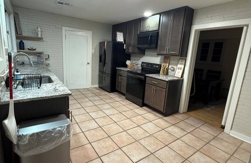 Airport Township House | Charming 3-bedroom house in wonderful St. Louis with AC