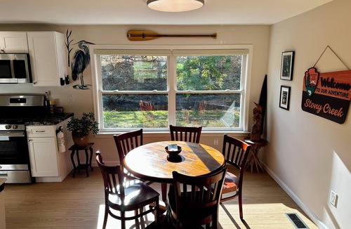 Dauphin House | Charming 3-bedroom house on Stony Creek with Private Creek and Mountain View