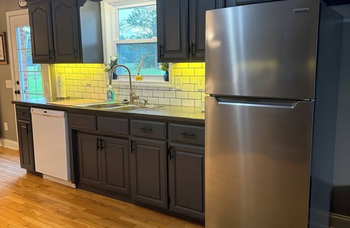 Lawrence County House | Charming 3-bedroom house with WiFi and AC in beautiful Loretto