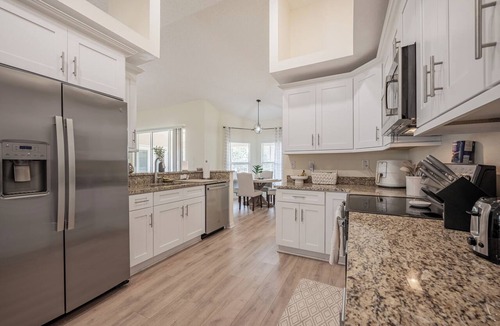 Spring Hill House | Charming 3-bedroom house in beautiful Spring Hill with WiFi, AC