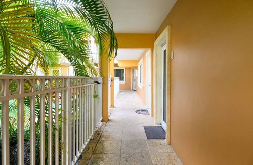 Hendricks and Venice Isles Apartment | Charming Apartment in Las Olas Blvd Isle