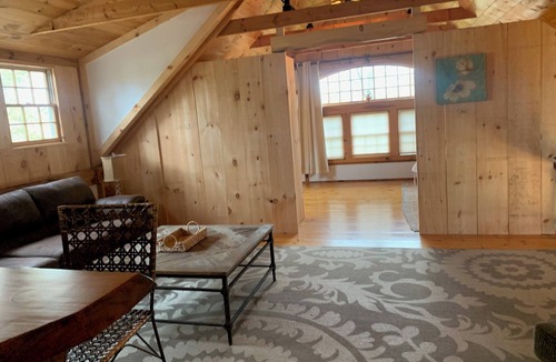 Fairfield House | Charming barn with 1 bedroom and WiFi, AC in lovely Fairfield, CT