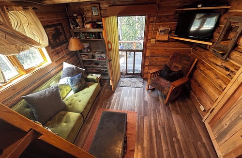 Cooke City-Silver Gate Cabin | Charming cabin with WiFi in Silver Gate/Cooke City