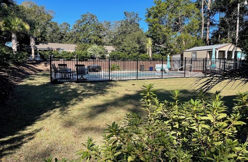 Crescent Beach Cottage | Charming Cottage perfect for Small Family or Girlfriends Get Away with pool!