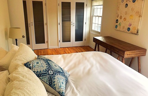 Harleston Village House | Charming downtown classic with parking