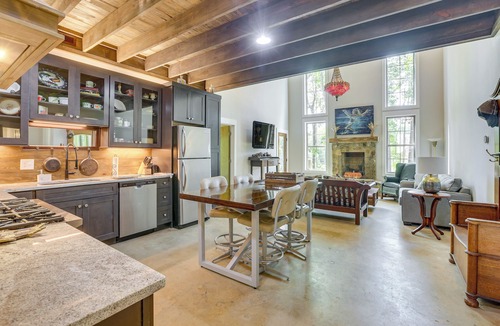 Little Kowaliga Cottage | Charming Eclectic Vacation Rental w/Beach Access!