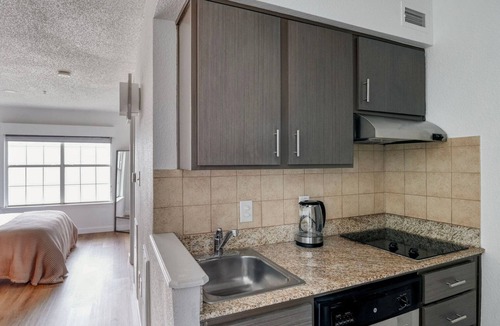 Gateway Apartment | Charming Gateway Studio w/Gym, Pool, nr Stadium, by Blueground