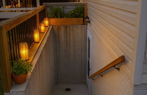 Pasadena House | Charming Lower Level Guest Unit, Fully Equipped Kitchen, WiFi, Free onsite park