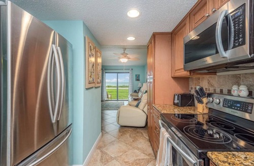 Raymonde Shores Condo | Charming Oceanfront 2-Bedroom Condo in Superb Ormond/Daytona Beach with AC, WiFi