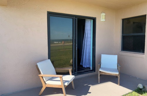 Raymonde Shores Condo | Charming Oceanfront 2-Bedroom Condo in Superb Ormond/Daytona Beach with AC, WiFi