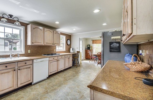 Davis Wharf House | Charming Painter Home w/Chesapeake Bay Views