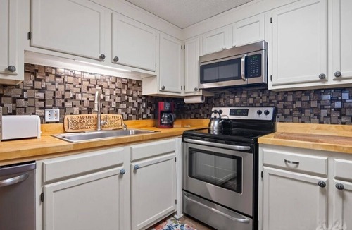 Sugar Mountain Condo | Charming Sky Blue 2-Bedroom Condo in Sugar Mountain with Resort Amenities