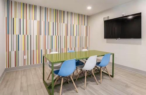 Central Business District Apartment | Cincinnati Downtown Oasis