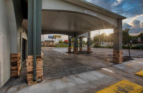 Decatur Hotel | Clarion Pointe Decatur River City