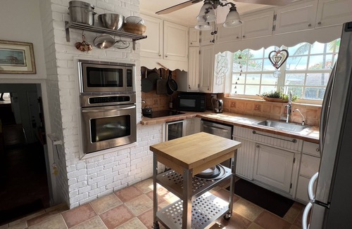 Little Havana Villa | Classic Villa by River front park near Beach/Brickell