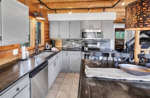 Wildernest House | Clean + Cozy Log Cabin