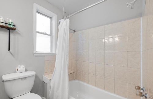 North Philadelphia West Apartment | Comfortable 3BR Home Near Temple & Center City