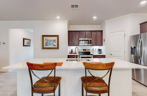 San Patricio County House | Comfortable open concept home with full kitchen, internet and W/D