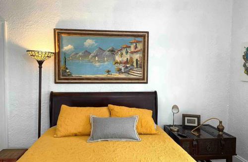 East Little Havana House | Comfy and Spacious Suite with Free Parking