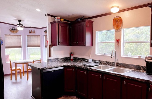 North Weeki Wachee House | Comfy Half Acre Hideaway