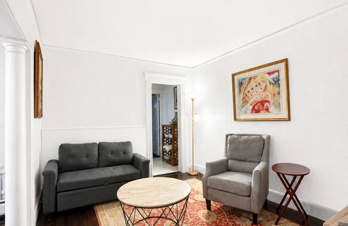 Lyndhurst Apartment | Convenient 1-bedroom apartment with AC, Soccer fan friendly