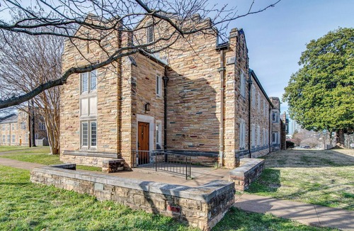 Music Row Apartment | Converted Dorm in Heart of Music Row!
