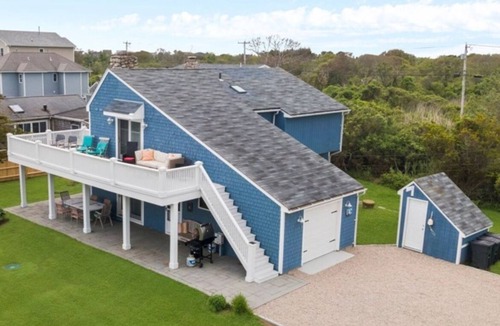Point Judith House | Cool Breezes,Ocean Views…Small and Large Groups Alike