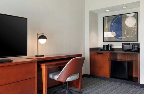 Moon Township Hotel | Courtyard by Marriott Pittsburgh Airport