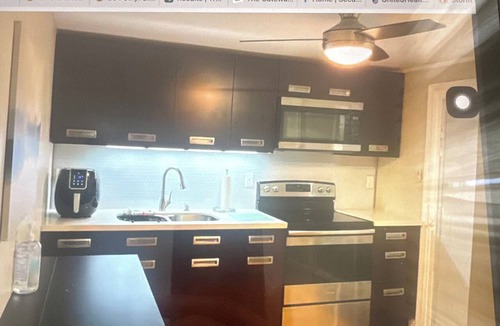 Airport Township Apartment | Cozy 1-bedroom studio in peaceful Saint Ann with AC