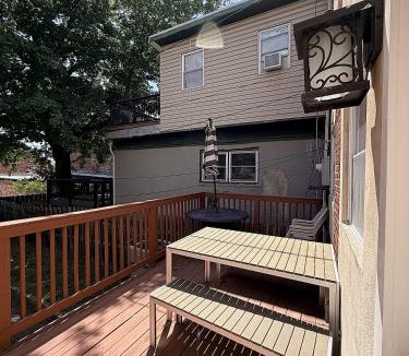 Downtown Baltimore House | Cozy 1BR Basement Private Retreat in Downtown Baltimore