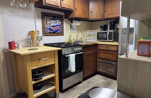 Brookline Apartment | Cozy 1BR Private Unit w/Patio & Parking