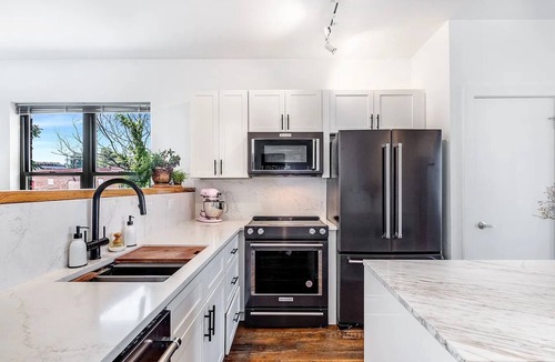 Chestnut Hill Condo | Cozy 2-bedroom fully furnished condo in welcoming Nashville available ASAP.