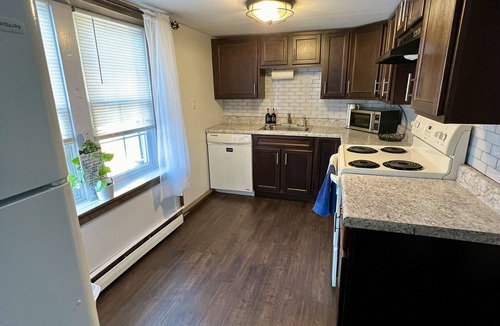 Sassamansville Apartment | Cozy boho charm! Close to town with ALOT to do!