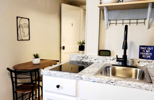 Ashland Apartment | Cozy compact Studio in Ashland, PA, High-speed Wi-Fi , AC & Complimentary coffee