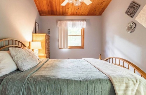 Pocono Mountain Lake Estates Cabin | Cozy Elevated Cabin in the Woods, Fire Pit + Lake Access