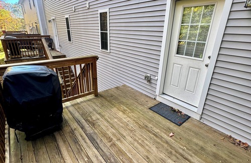 West Boylston Condo | Cozy end-unit 3BR/2.5BA townhouse in convenient suburban area