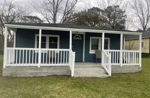Mount Pleasant House | Cozy Home Mins Away from Beach.