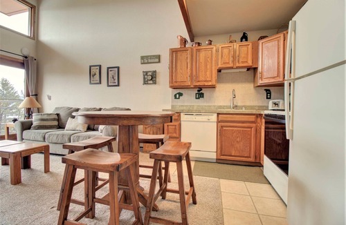Wildernest Condo | Cozy Ski Studio With Breathtaking Views! DD402E