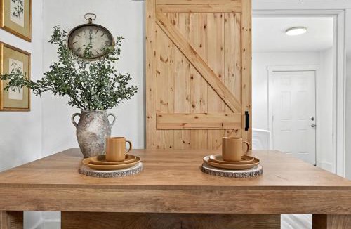Siloam Springs House | Cozy & Spacious Retreat with Fire Pit and Outdoor Lounge in Siloam Springs, Arkansas