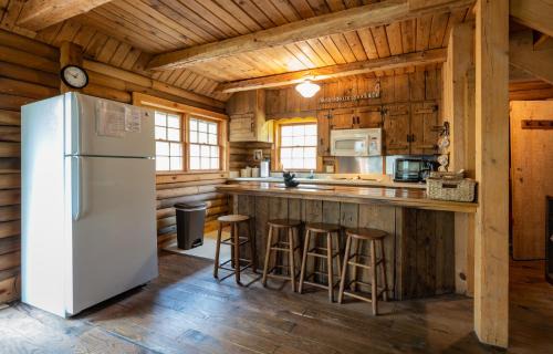 Kyle Villa | Creekside Hideaway Rustic Cabin - Secluded, Creekside Family Cabin