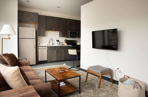 Westown Apartment | Deer District Studio Apt - One Block from Fiserv and Baird